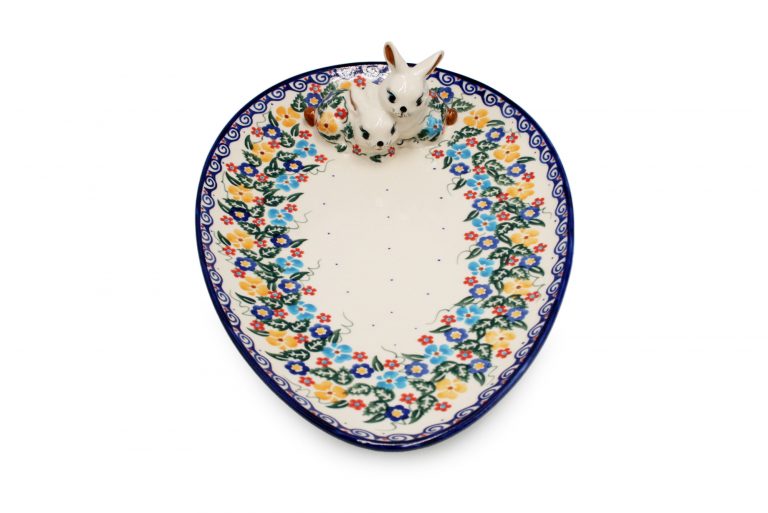 Wielkanoc Duzy polmisek z zajacami Zolto – Niebieskie Kwiatuszki Ceramika Boleslawiec