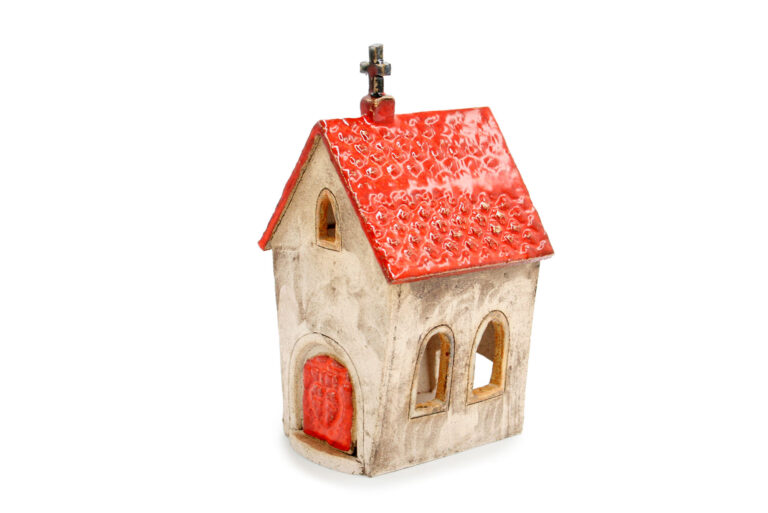 Ceramiczna kapliczka – Czerwony dach