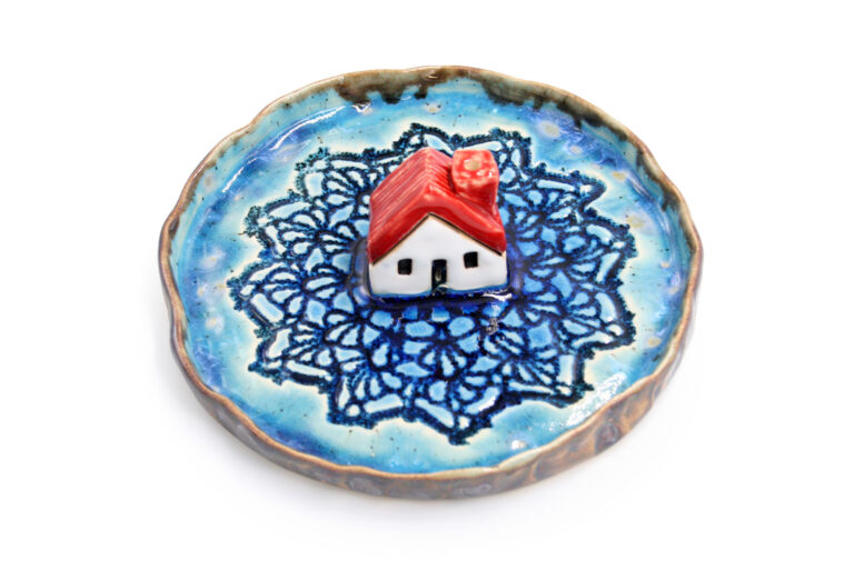 Domek ceramiczny na świeczkę – Czerwony dach 2