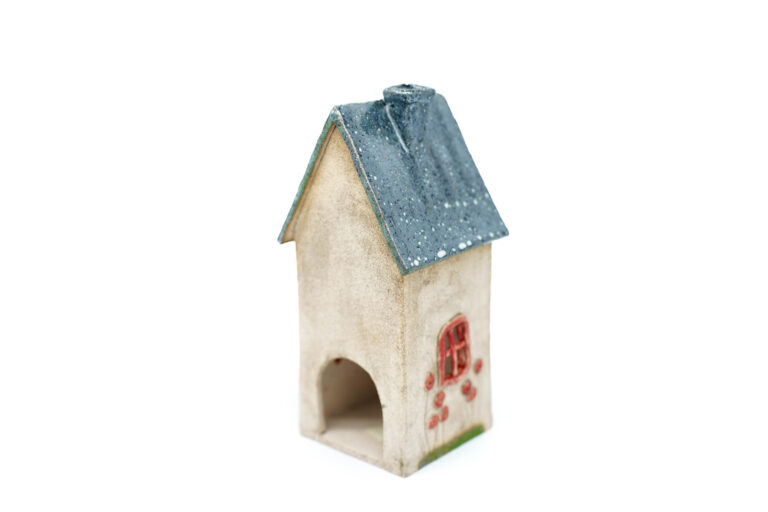 Duży domek ceramiczny na świeczkę – Srebrny dach (2) Duży domek ceramiczny na świeczkę – Srebrny dach (2)